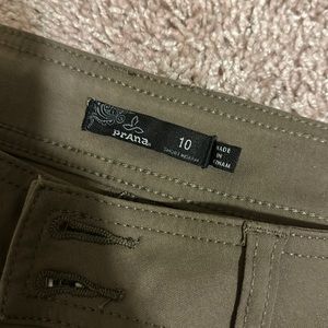 Prana Hiking Pants - Green, Women’s Size 10, Short